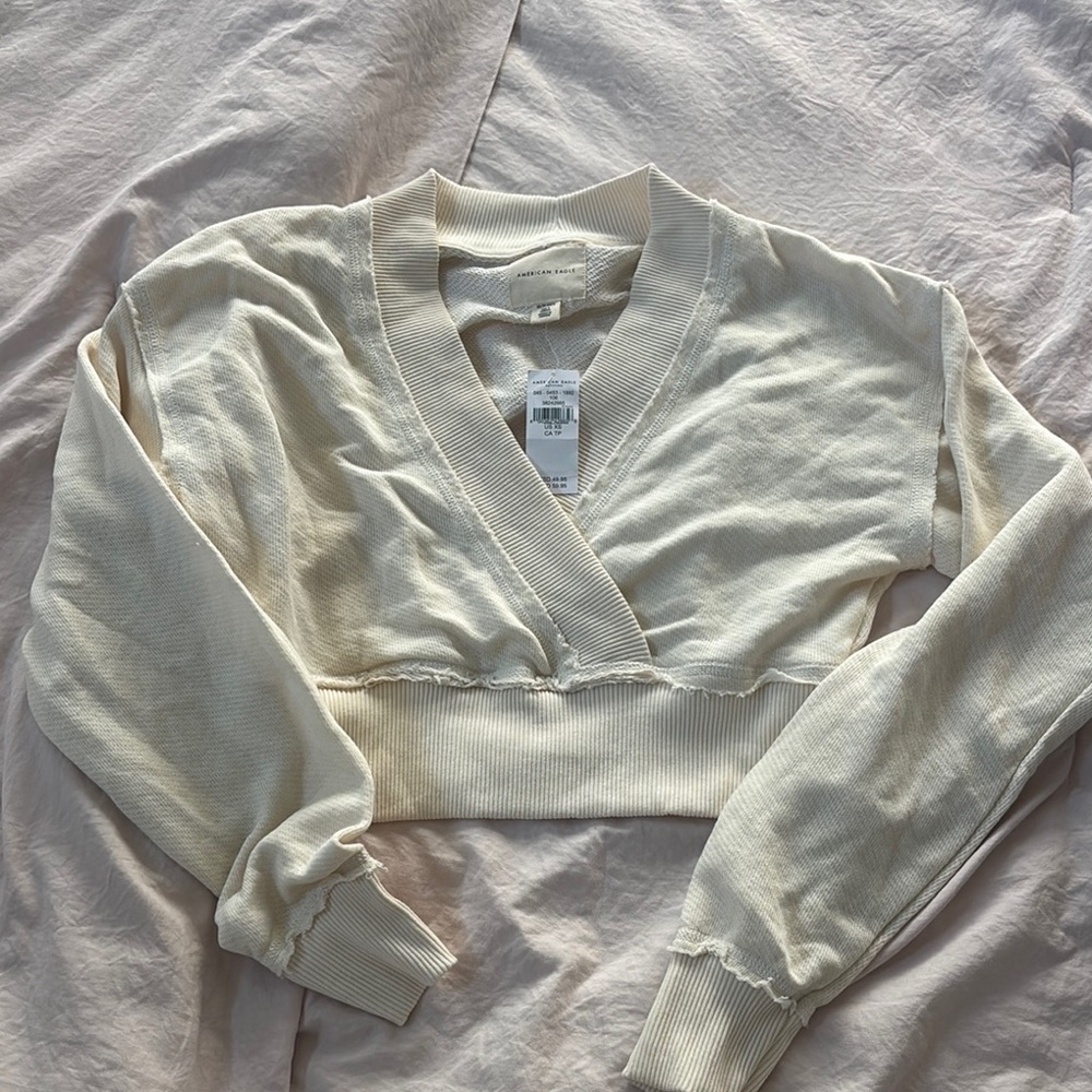 American Eagle NWT Cream Cropped Sweater XS
